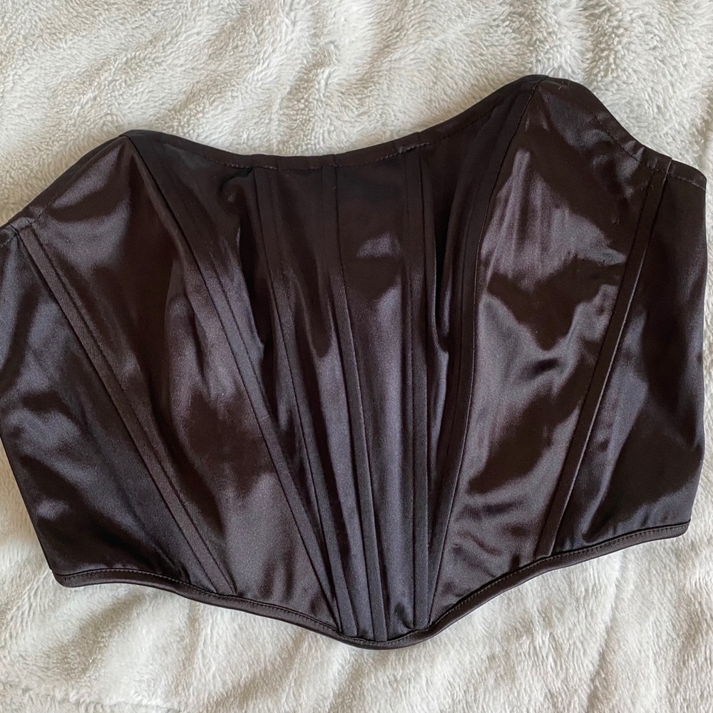 Black crop corset